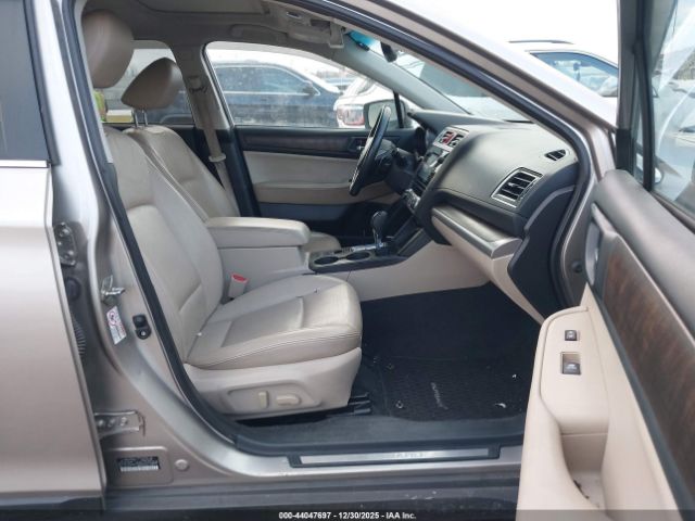 Subaru Outback 2.5i Limited Image 11