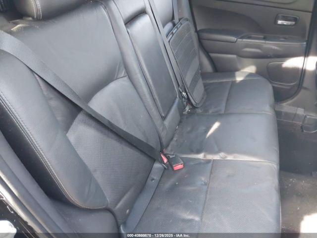 Mitsubishi Outlander Se Image 6