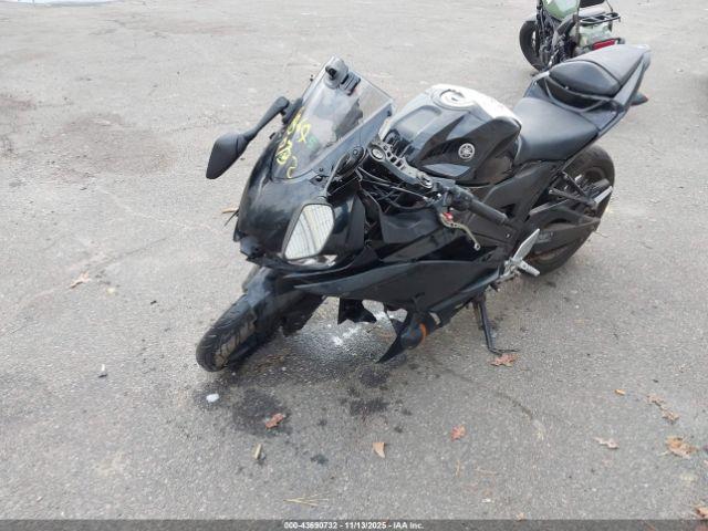 Yamaha Yzfr3 A Image 10