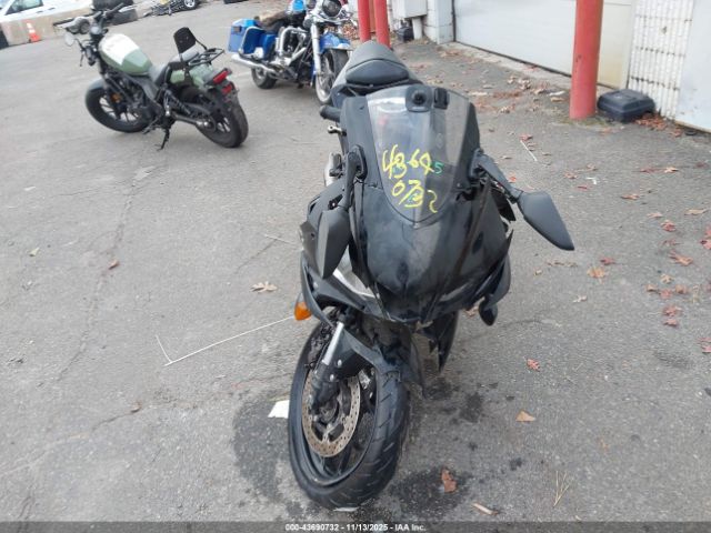 Yamaha Yzfr3 A Image 6