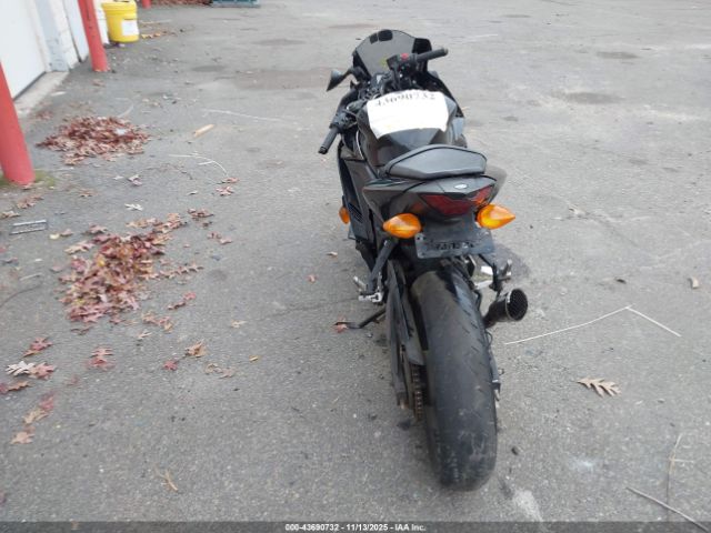 Yamaha Yzfr3 A Image 14