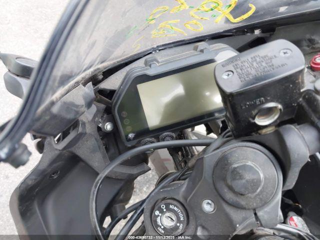 Yamaha Yzfr3 A Image 9