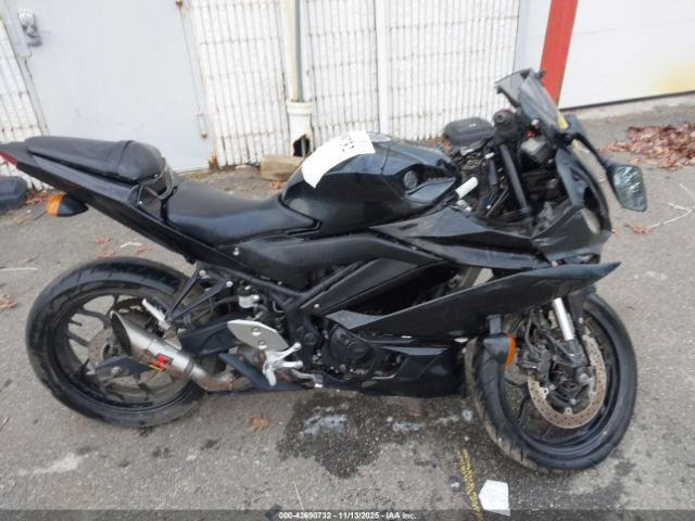 Yamaha Yzfr3 A Image 2