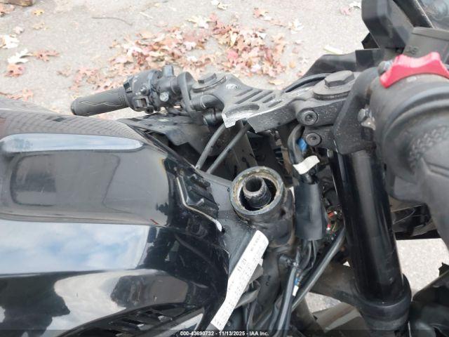 Yamaha Yzfr3 A Image 3