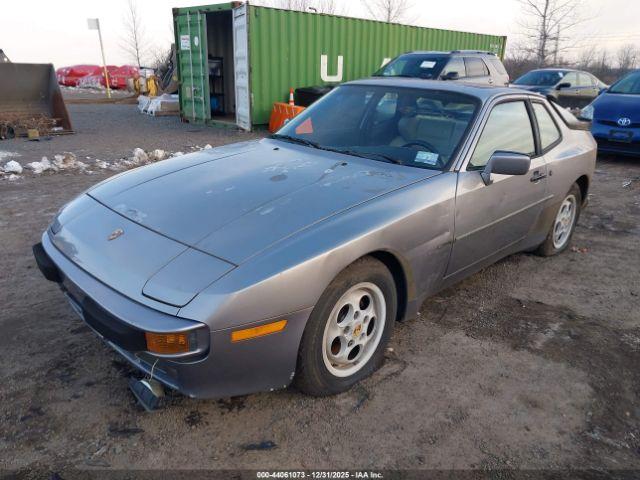 Porsche 944 Image 15