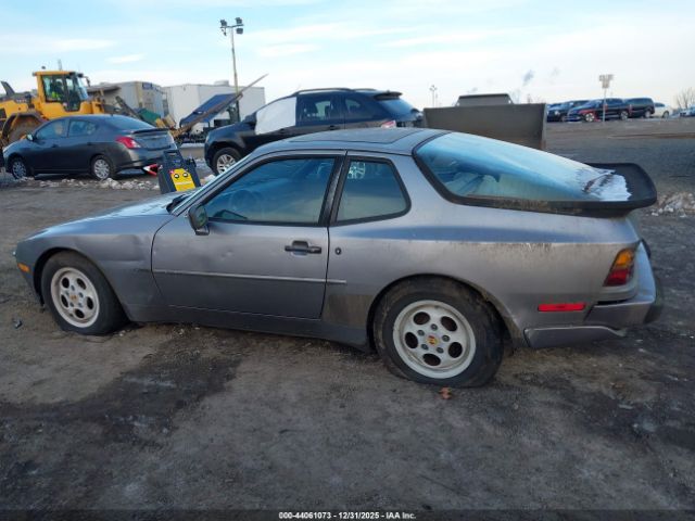 Porsche 944 Image 8