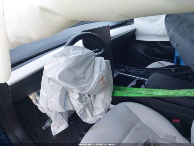 Tesla Model 3 Rear-wheel Drive Image 9