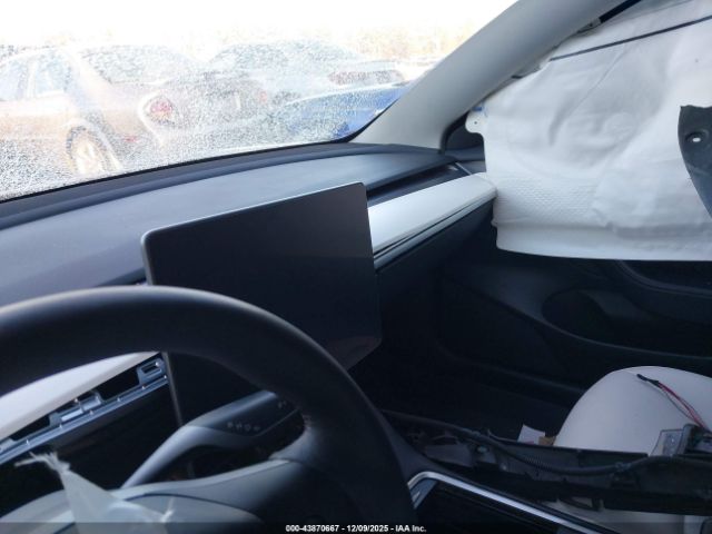 Tesla Model 3 Rear-wheel Drive Image 2
