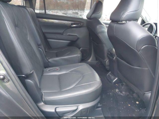 Toyota Highlander Platinum Image 8