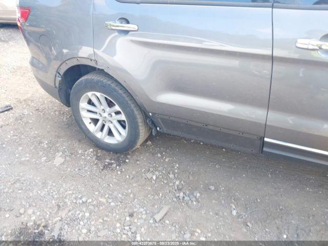 Ford Explorer Xlt Image 16