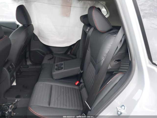 Nissan Rogue Rock Creek Image 9