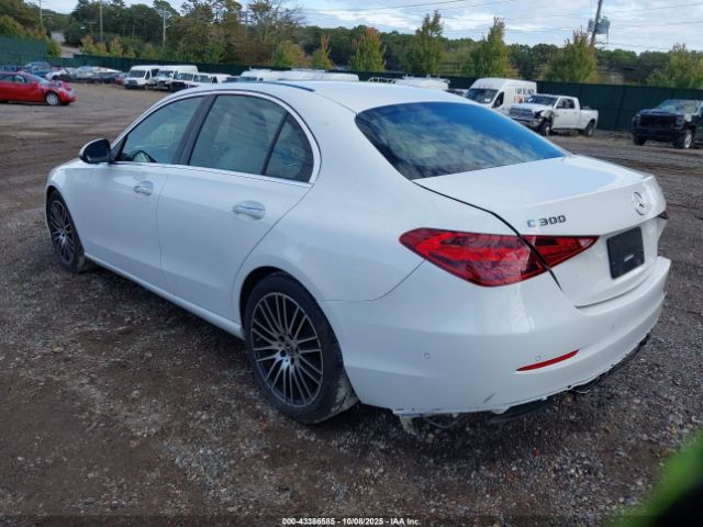 Mercedes-Benz C-Class Image 16