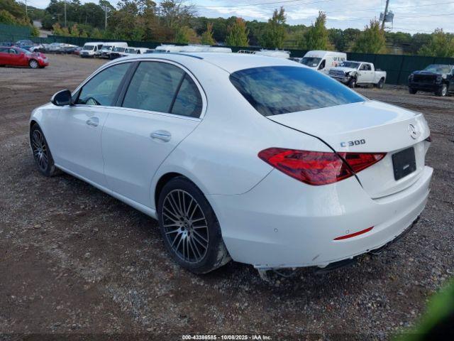 Mercedes-Benz C-Class Image 16