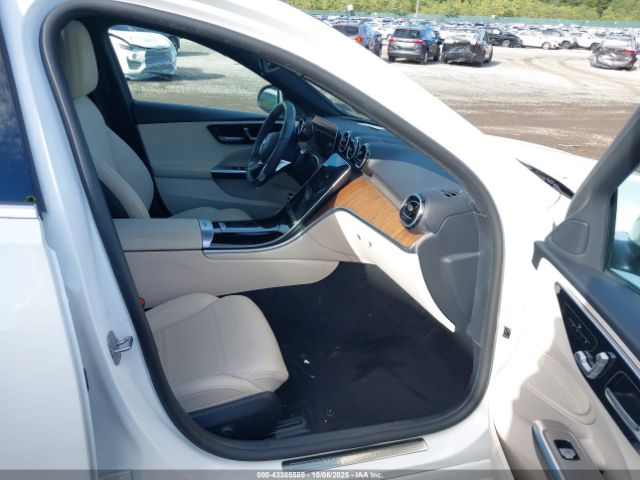 Mercedes-Benz C-Class Image 2