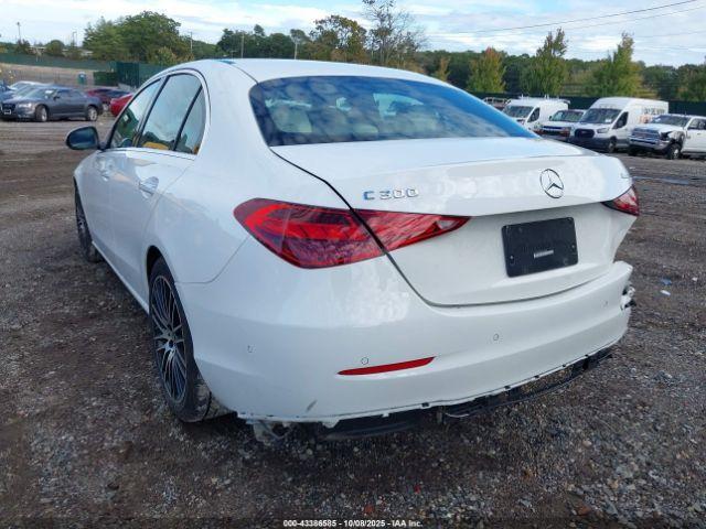 Mercedes-Benz C-Class Image 13