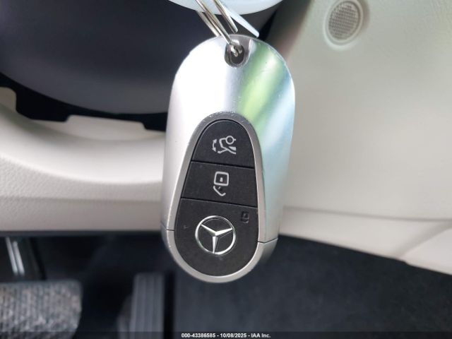 Mercedes-Benz C-Class Image 10