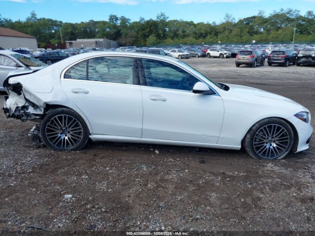 Mercedes-Benz C-Class Image 14