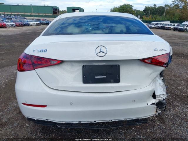 Mercedes-Benz C-Class Image 12