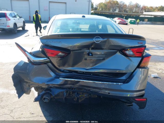 Nissan Altima Sr Fwd Image 3