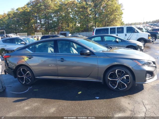 Nissan Altima Sr Fwd Image 4