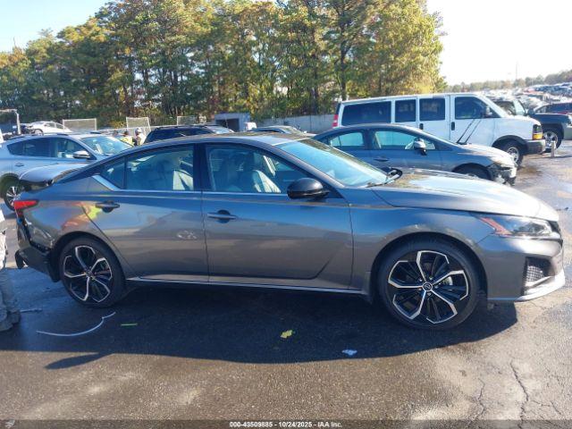 Nissan Altima Sr Fwd Image 4