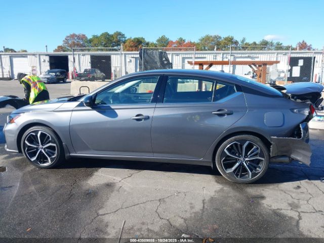 Nissan Altima Sr Fwd Image 16