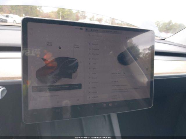 Tesla Model Y Long Range Dual Motor All-wheel Drive Image 16