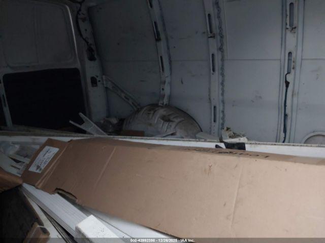 GMC Savana Work Van Image 7