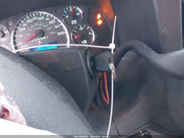 GMC Savana Work Van Image 12