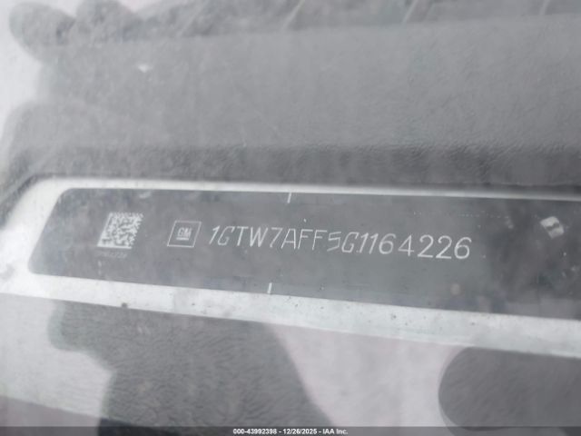 GMC Savana Work Van Image 13