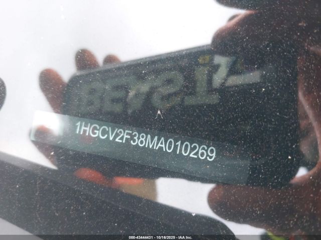 Honda Accord Sport 2.0t Image 10