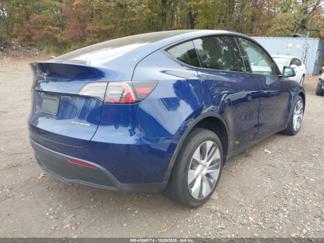 Tesla Model Y Image 18