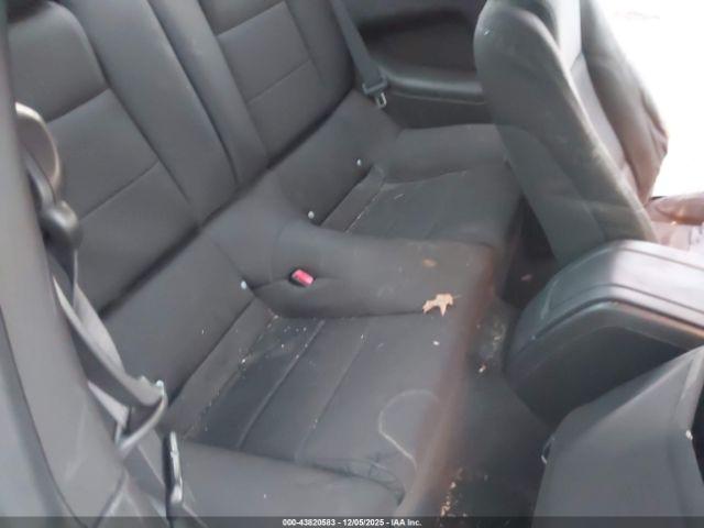 Ford Mustang V6 Image 11