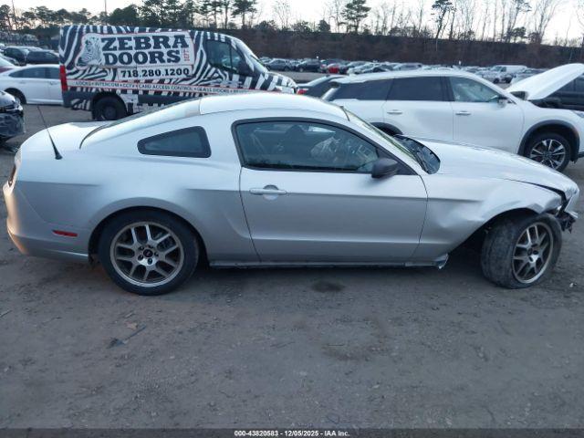 Ford Mustang V6 Image 16