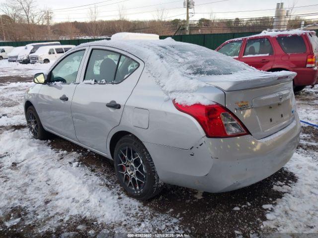 Nissan Versa 1.6 S+ Image 8