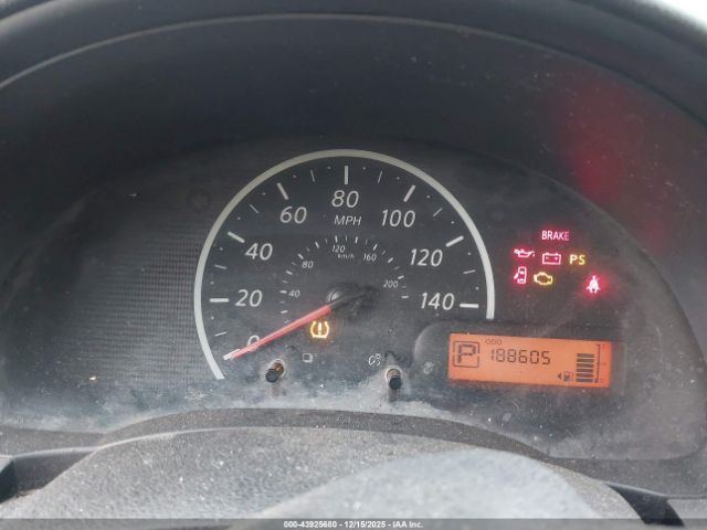 Nissan Versa 1.6 S+ Image 10