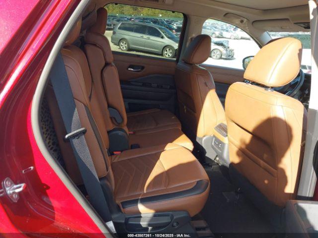 Nissan Pathfinder Platinum 4wd Image 11