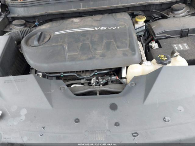 Jeep Cherokee Latitude Plus 4x4 Image 10