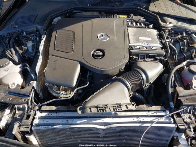 Mercedes-Benz C-Class 4matic Image 15