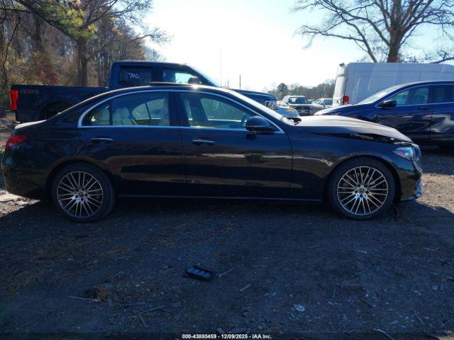 Mercedes-Benz C-Class 4matic Image 16