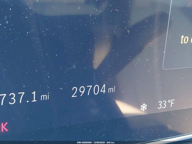 Mercedes-Benz C-Class 4matic Image 14