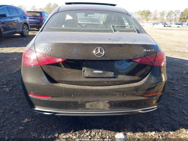 Mercedes-Benz C-Class 4matic Image 17