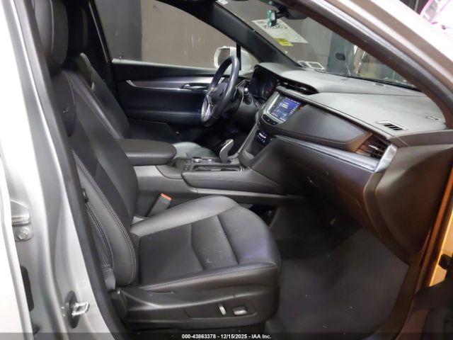 Cadillac XT5 Awd Luxury Image 3