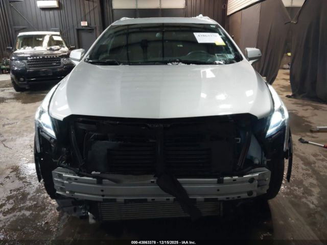 Cadillac XT5 Awd Luxury Image 8