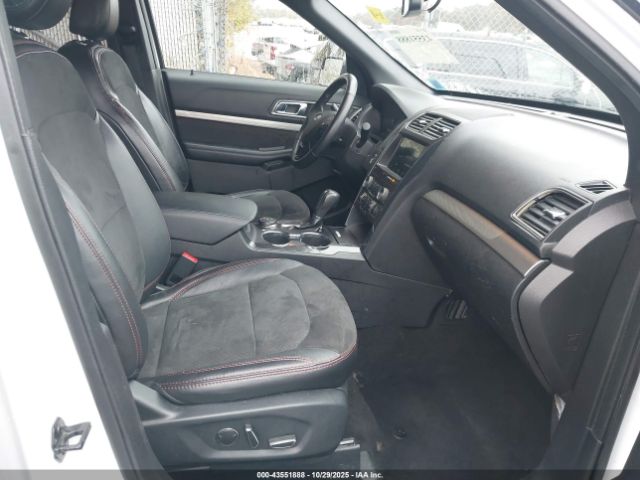 Ford Explorer Xlt Image 6