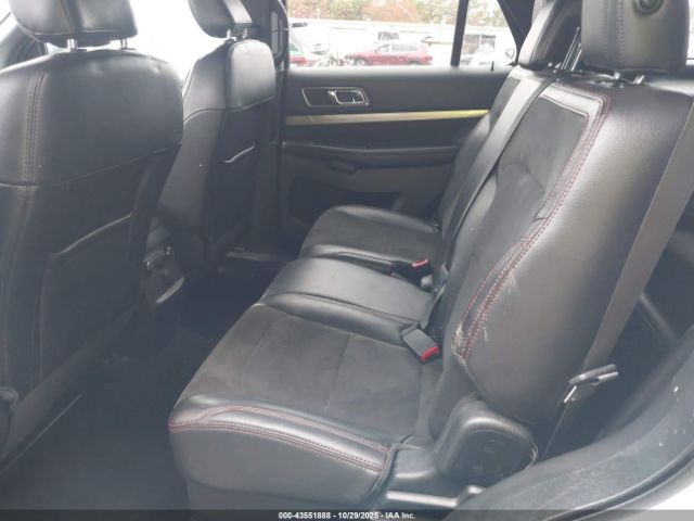 Ford Explorer Xlt Image 8