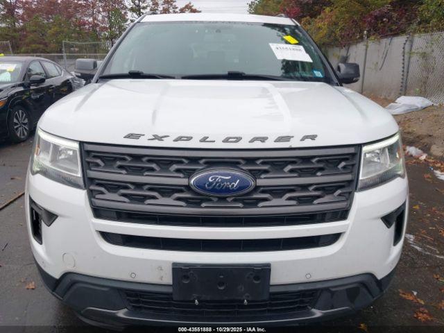 Ford Explorer Xlt Image 12