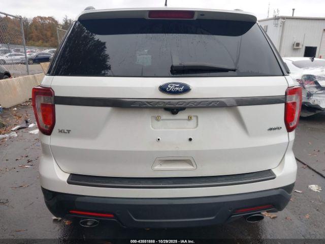 Ford Explorer Xlt Image 13
