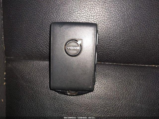 Volvo S60 T6 Momentum Image 13