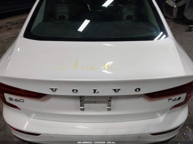 Volvo S60 T6 Momentum Image 10